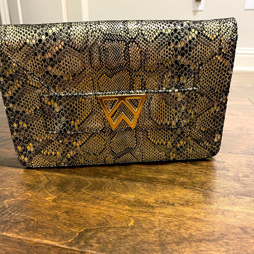 Kelly Wynne Snake skin cross body